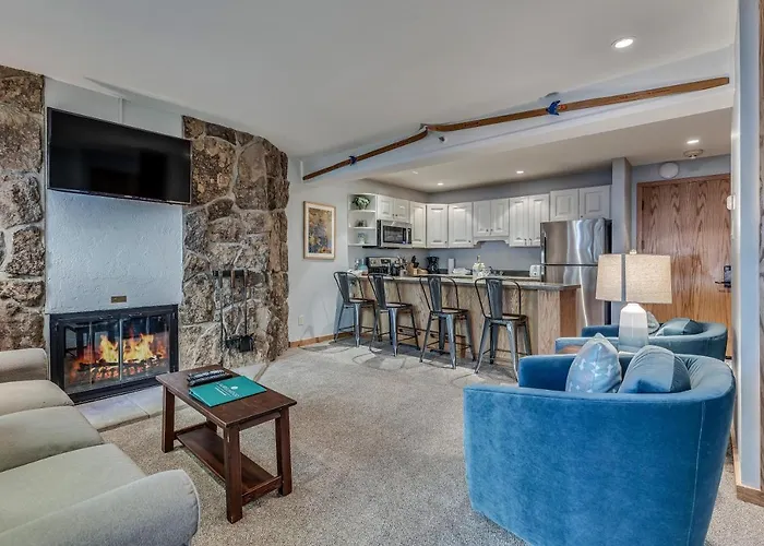 Laurelwood Condominiums 202