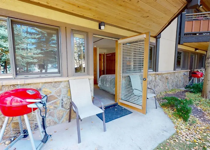 Laurelwood Condominiums 202